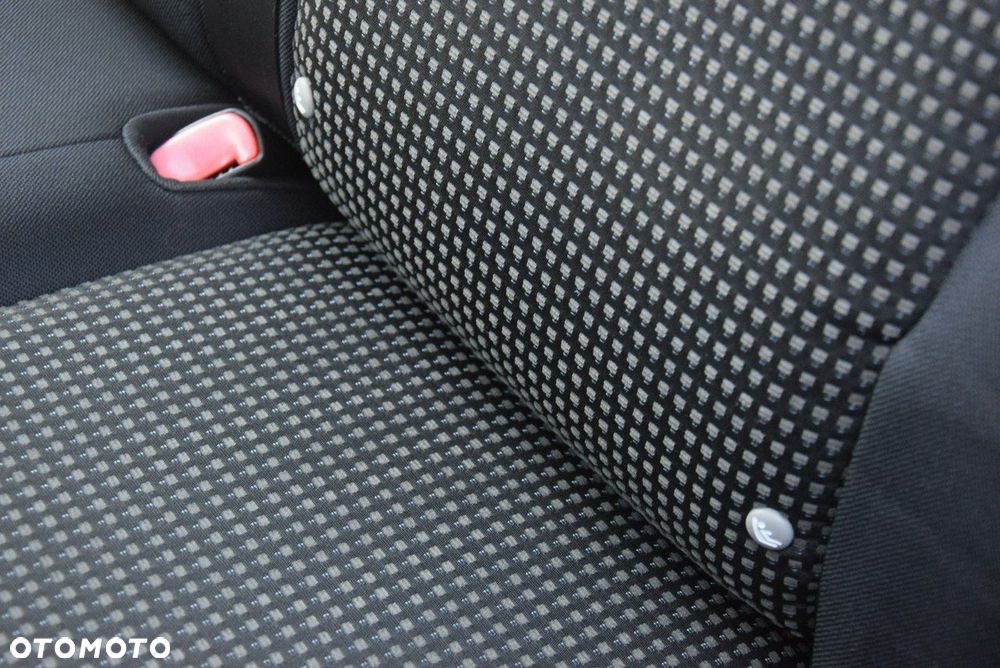 Chevrolet Captiva - 28