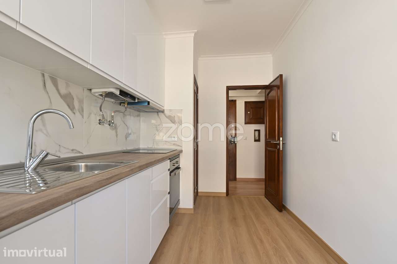 Apartamento T2 Remodelado com elevador em Mem Martins, Sintra - Grande imagem: 2/20