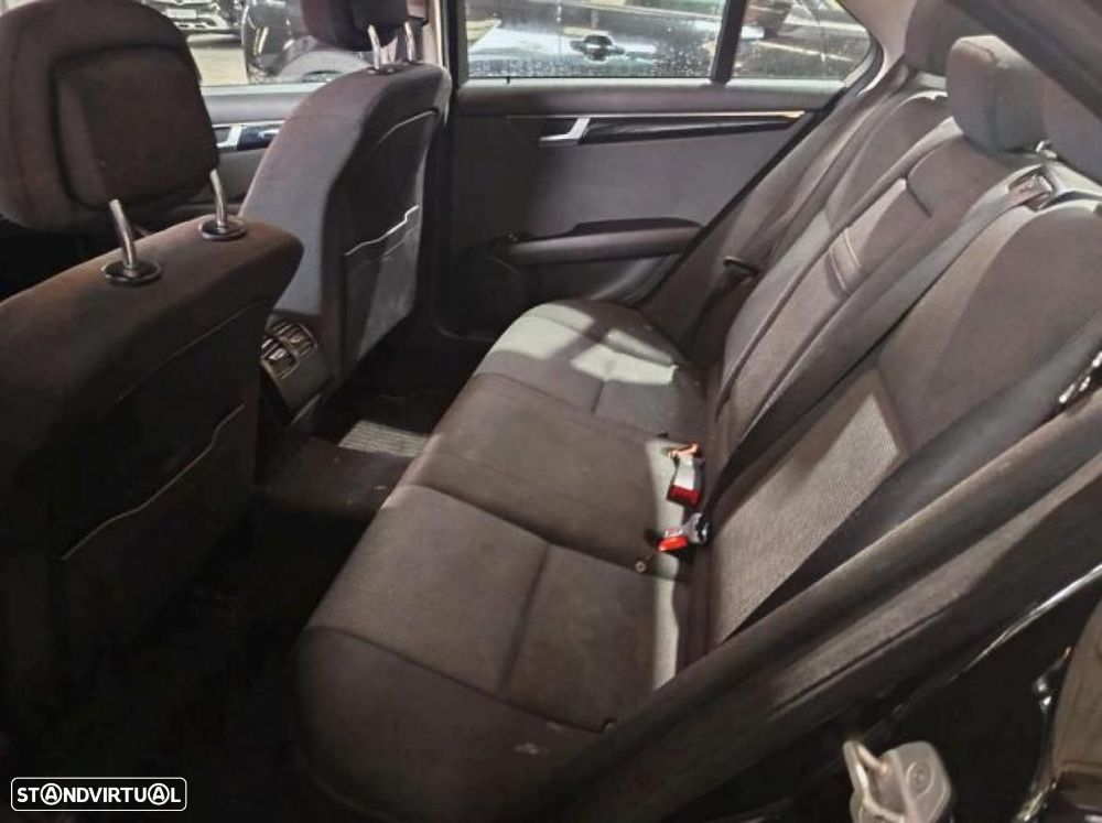 Mercedes-Benz C 200 - 3