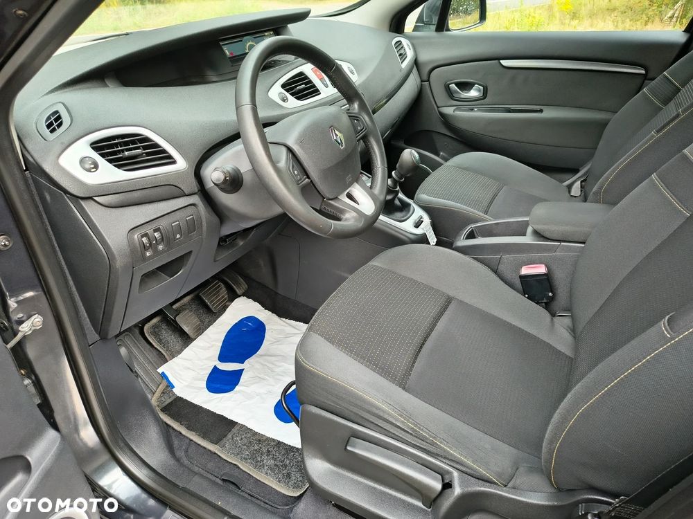Renault Scenic 1.6 16V 110 Dynamique - 10