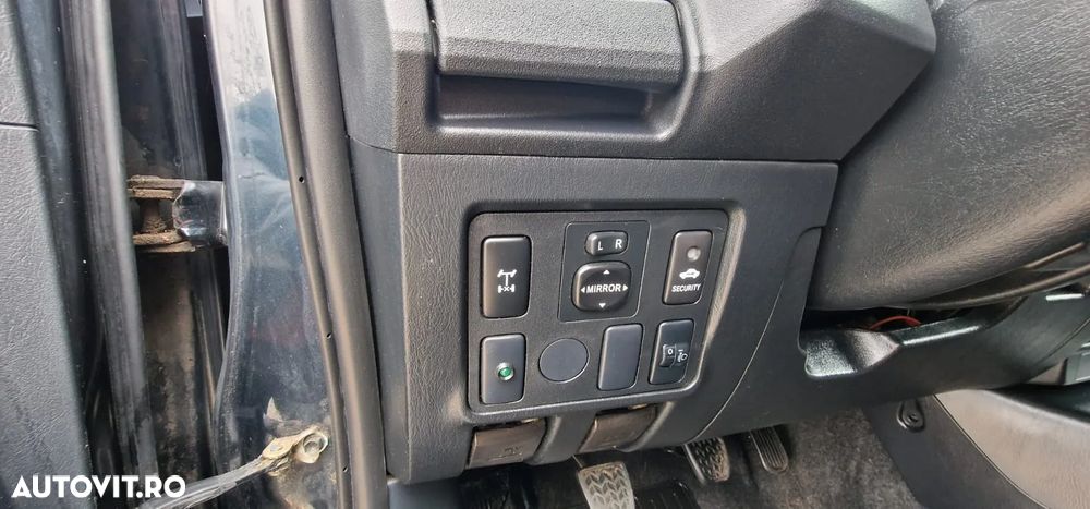 Toyota Hilux 4x4 Double Cab - 8