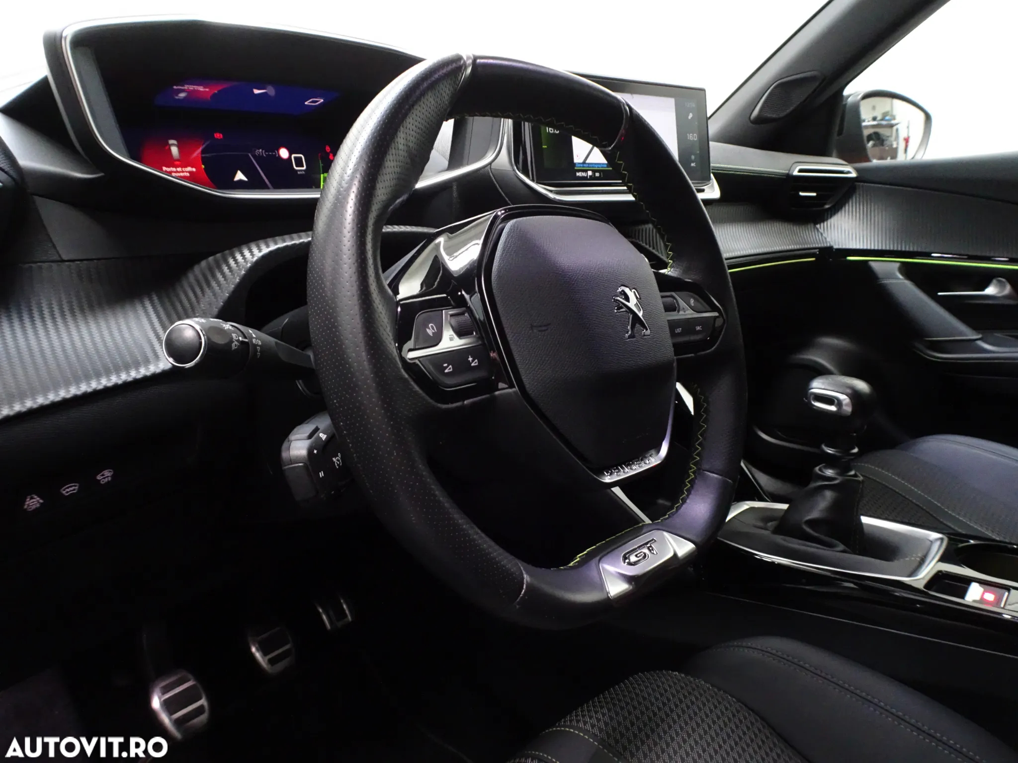 Peugeot 2008 1.2 L PureTech STT GT Line - 7