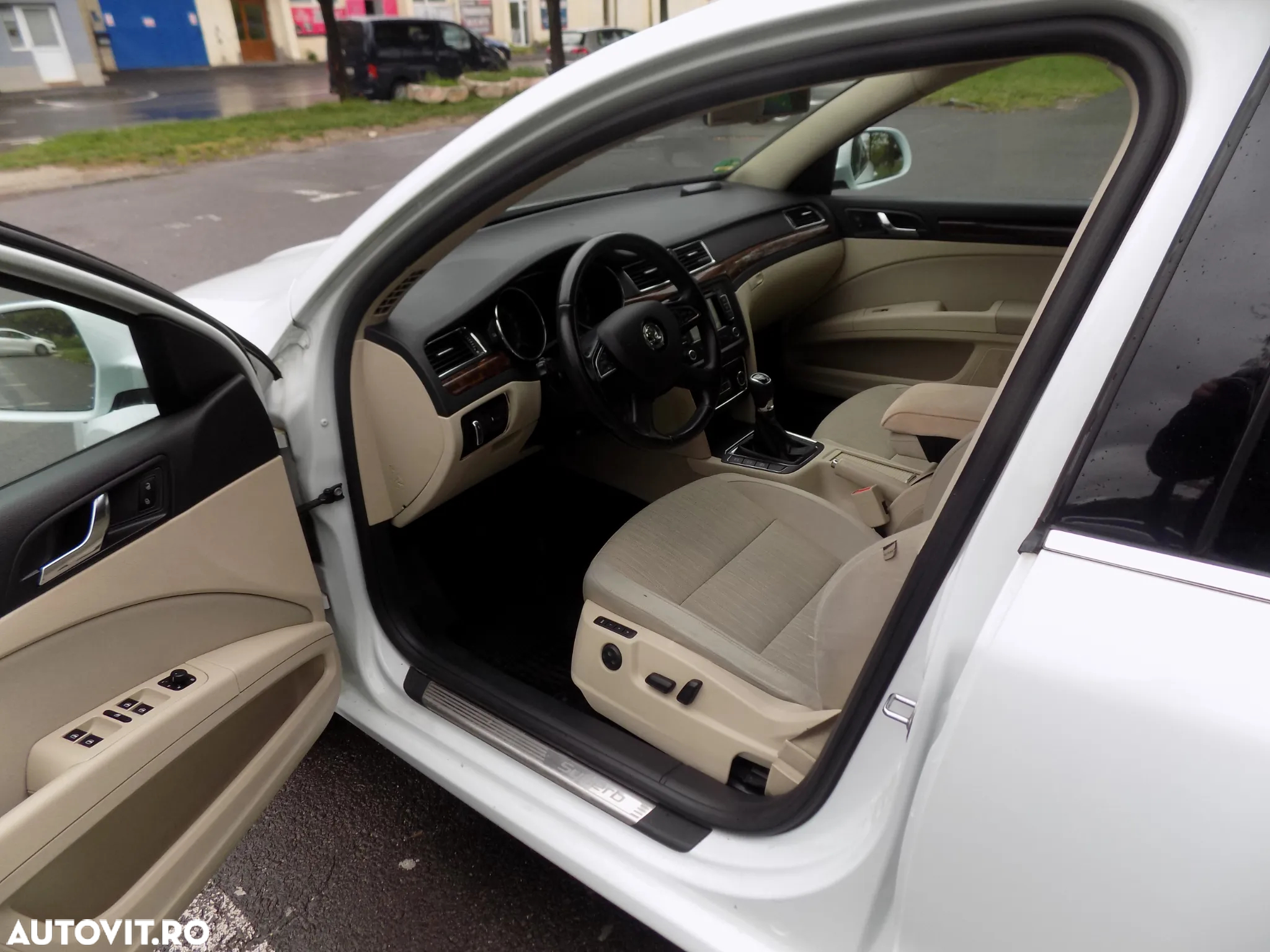 Skoda Superb Combi 2.0 TDI Elegance - 12