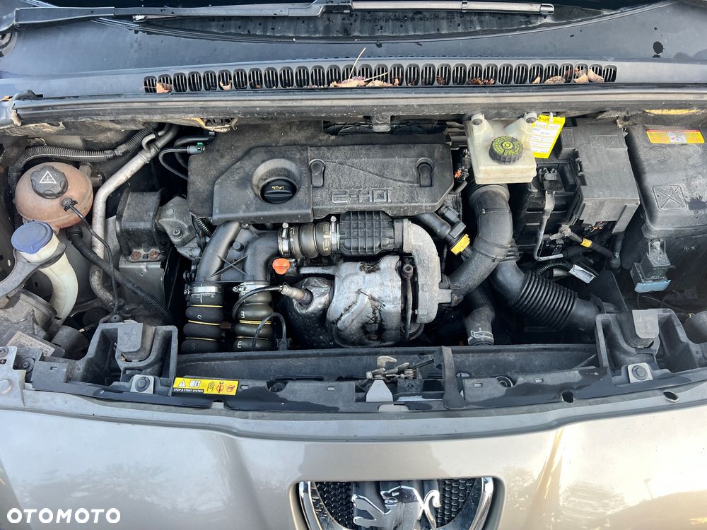 Peugeot 5008 e-HDI FAP 115 EGS6 Stop&Start Active - 16