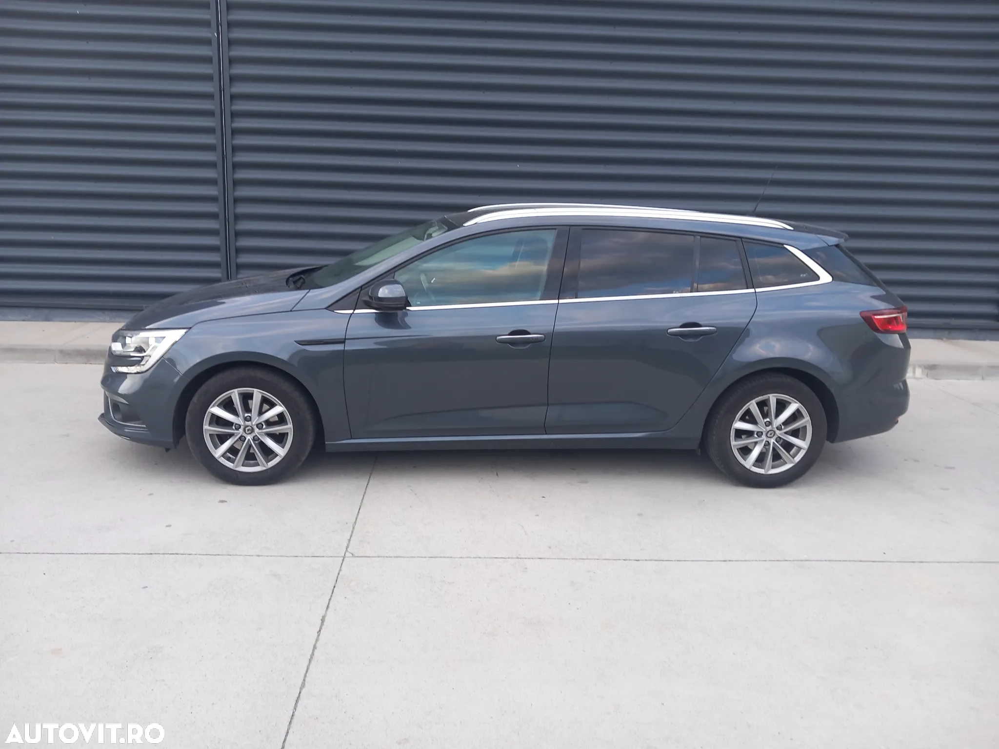 Renault Megane TCE 140 EDC Techno - 3