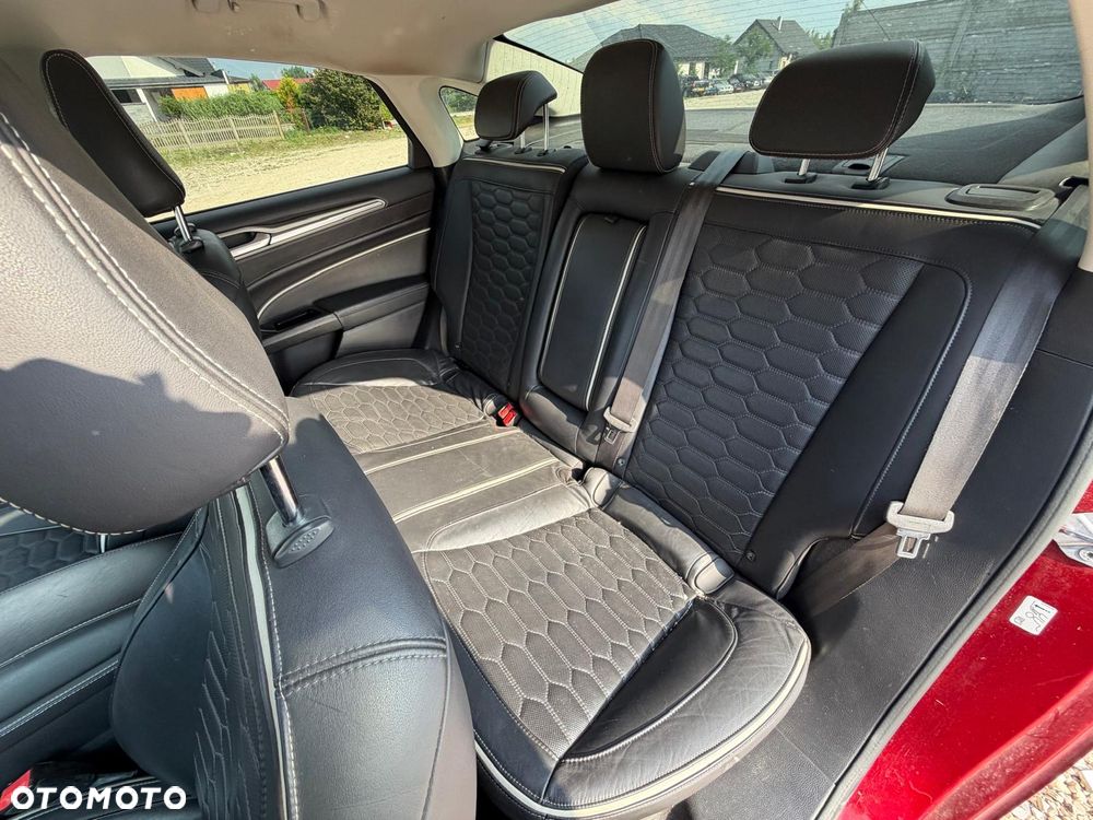 Ford Mondeo 2.0 Hybrid Vignale - 11
