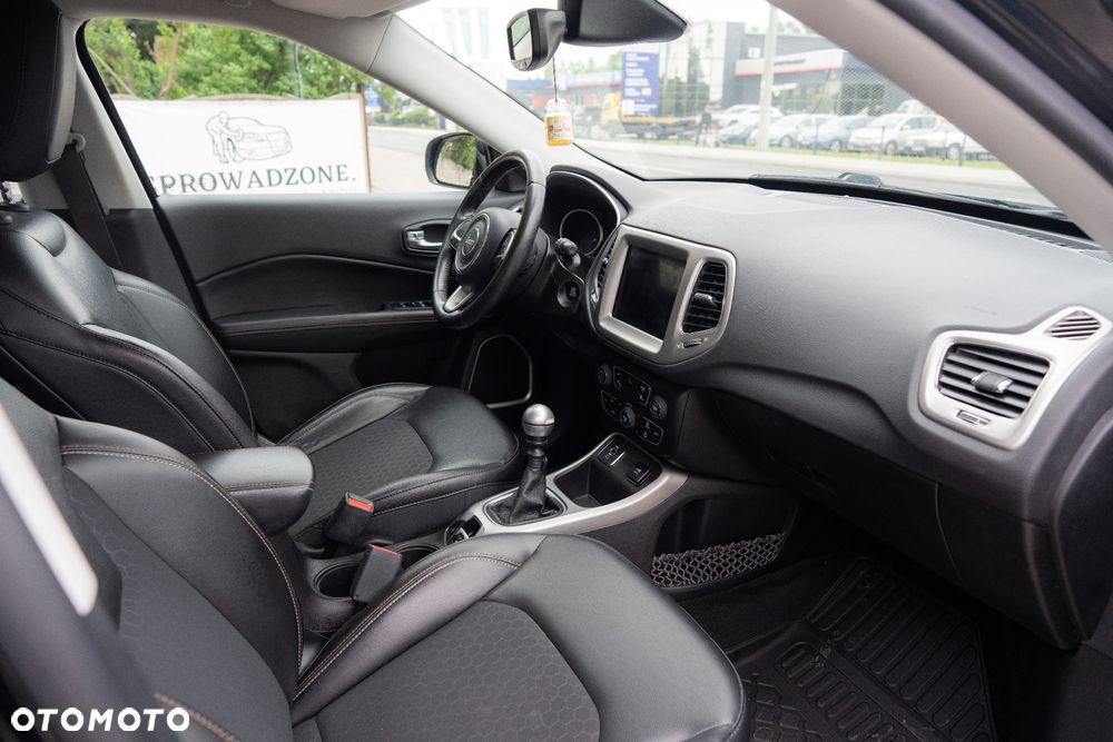 Jeep Compass 1.4 MultiAir Longitude - 12