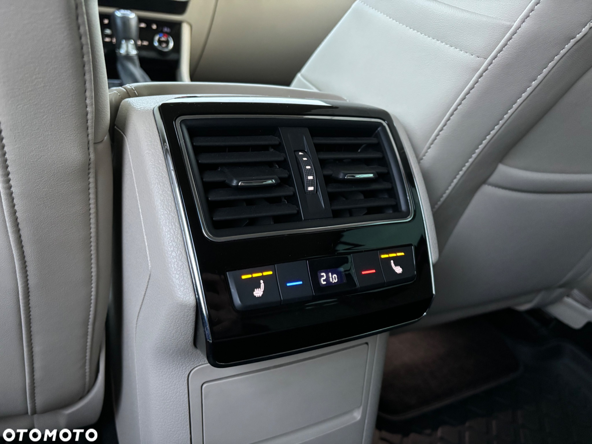 Skoda Superb 2.0 TDI SCR 4x4 L&K DSG - 29