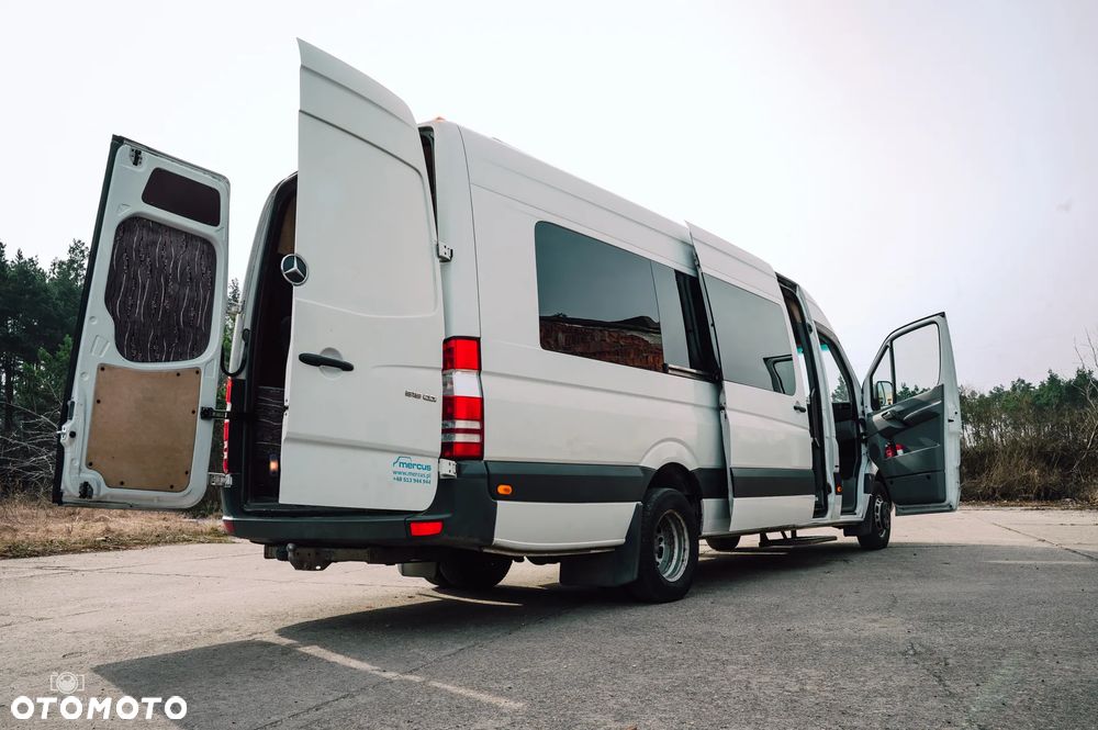 Mercedes-Benz 519 - 32