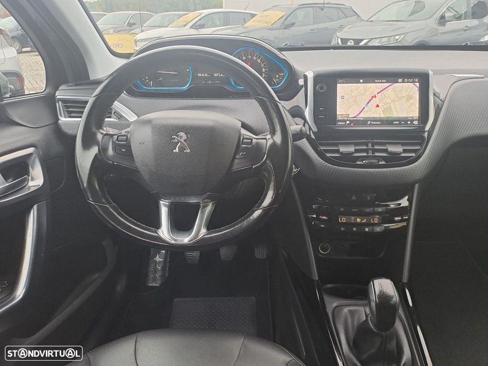 Peugeot 2008 1.2 PureTech Allure - 11