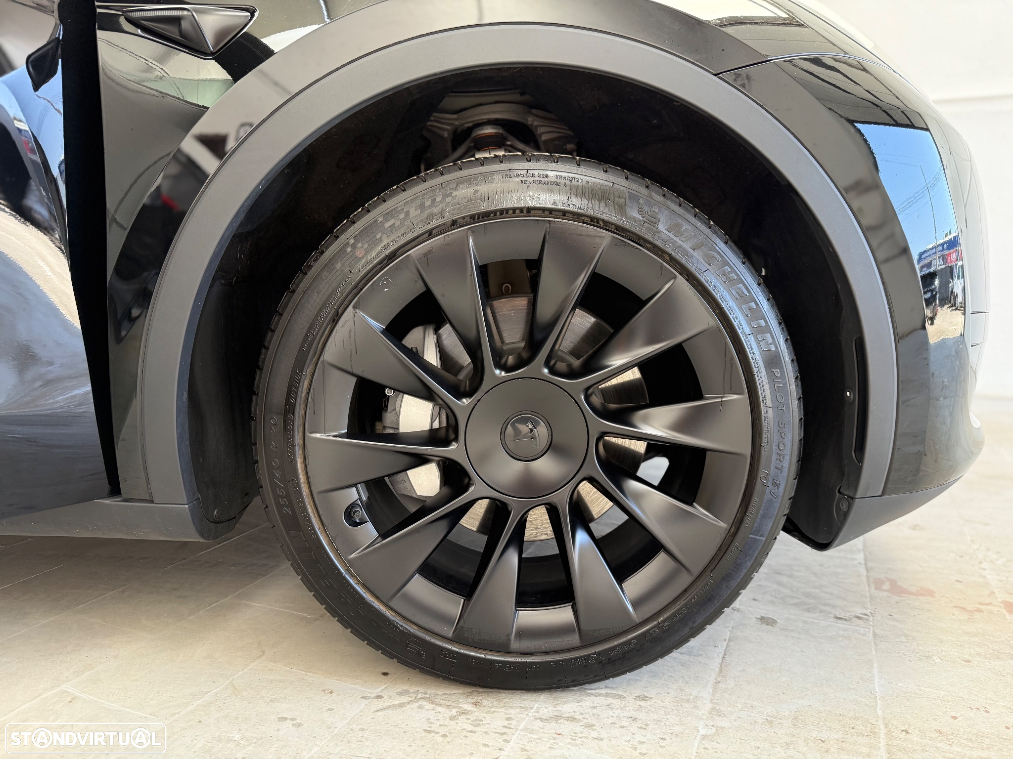 Tesla Model Y Long Range Tração Integral - 21