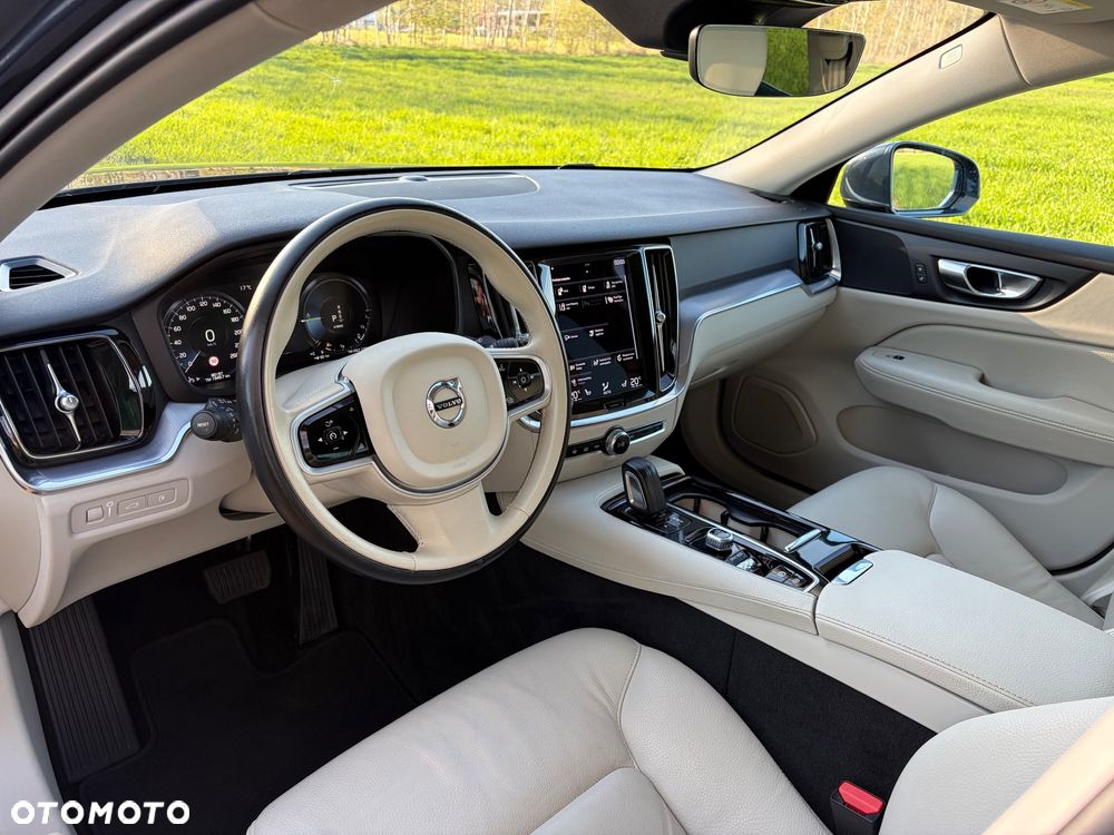 Volvo V60 T6 AWD Recharge Geartronic Inscription - 12