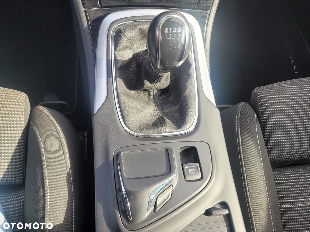 Opel Insignia - 16