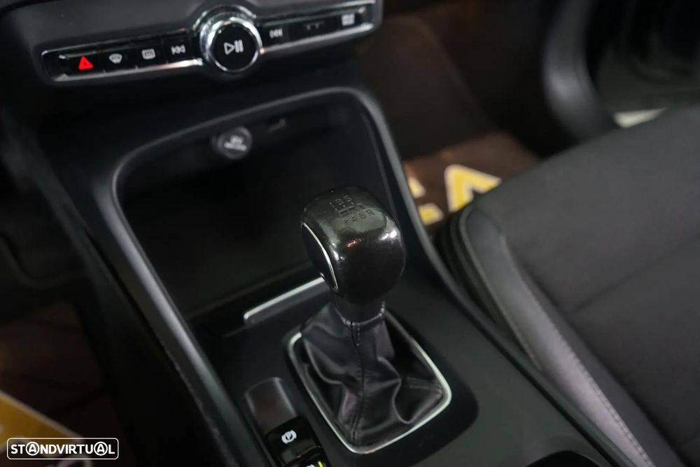Volvo XC 40 2.0 D3 Momentum - 27