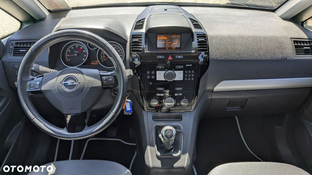 Opel Zafira - 25