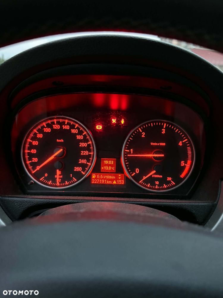 BMW Seria 3 318d DPF - 8
