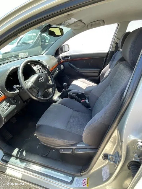 Toyota Avensis SD 2.0 D-4D - 15
