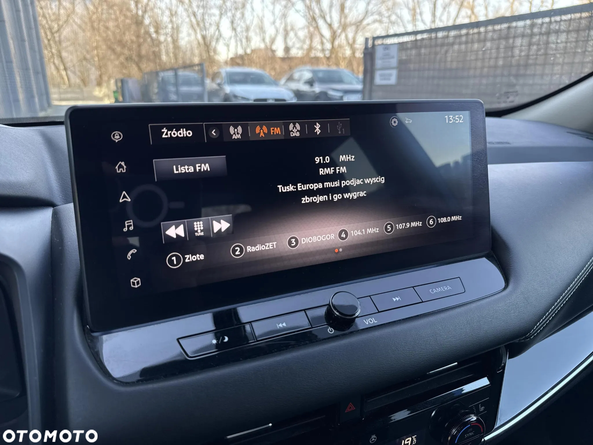 Nissan Qashqai 1.3 DIG-T mHEV N-Connecta - 22