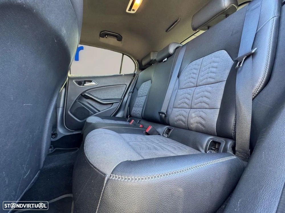 Mercedes-Benz GLA 180 CDi Urban - 19