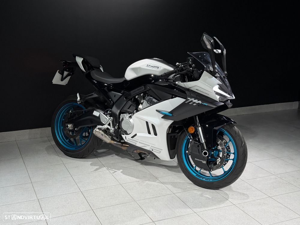 CF Moto 675SR-R - 30