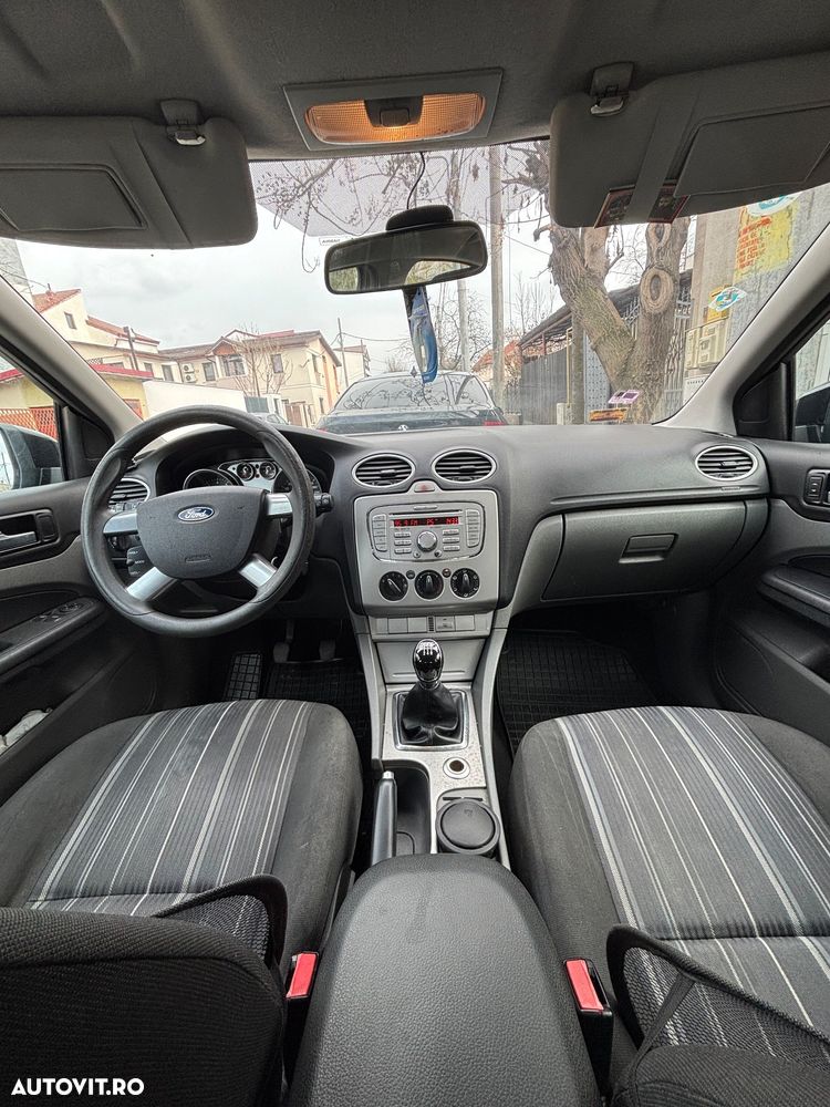 Ford Focus 1.6 Titanium - 9