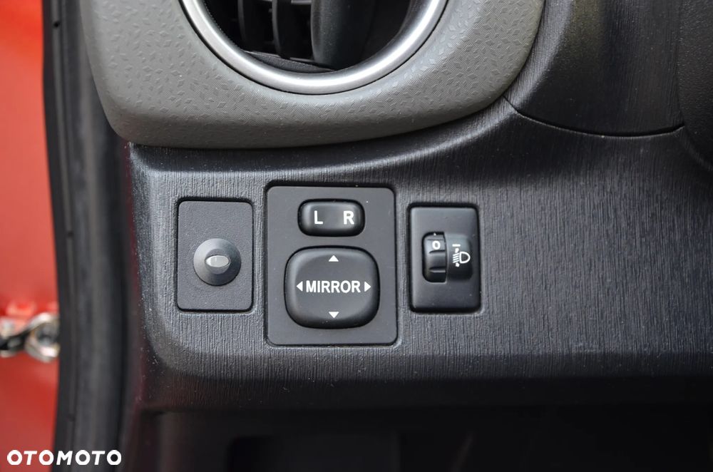 Toyota Yaris 1.33 Luna - 23