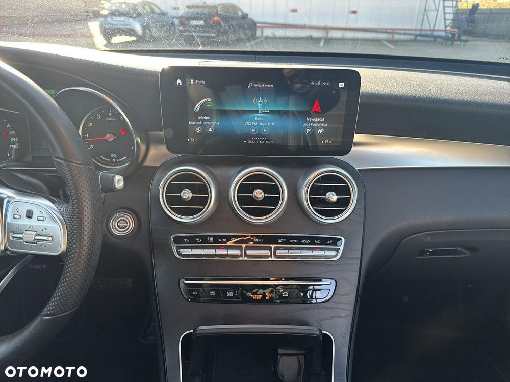 Mercedes-Benz GLC - 24