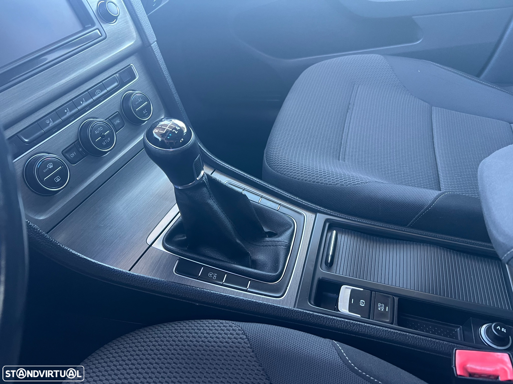 VW Golf 2.0 BlueTDI Highline - 9