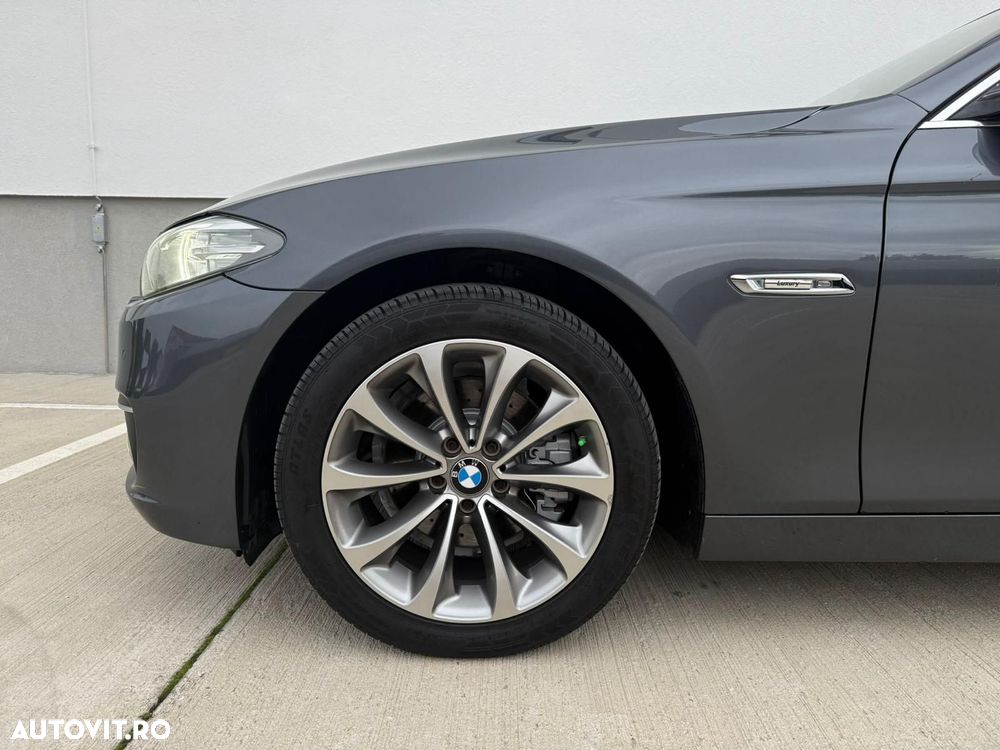 BMW Seria 5 520d Aut. Luxury Line - 2