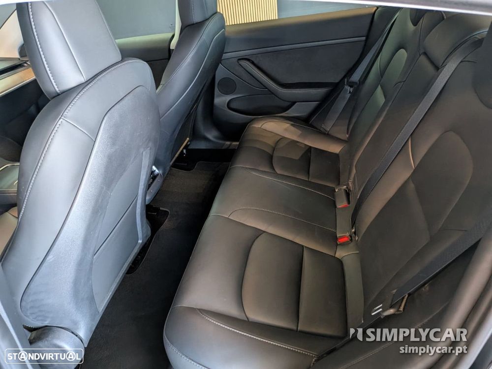 Tesla Model 3 - 6