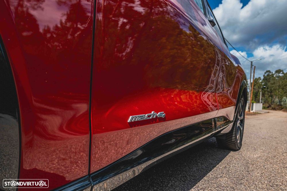 Ford Mustang Mach-E AWD PREMIUM - 10