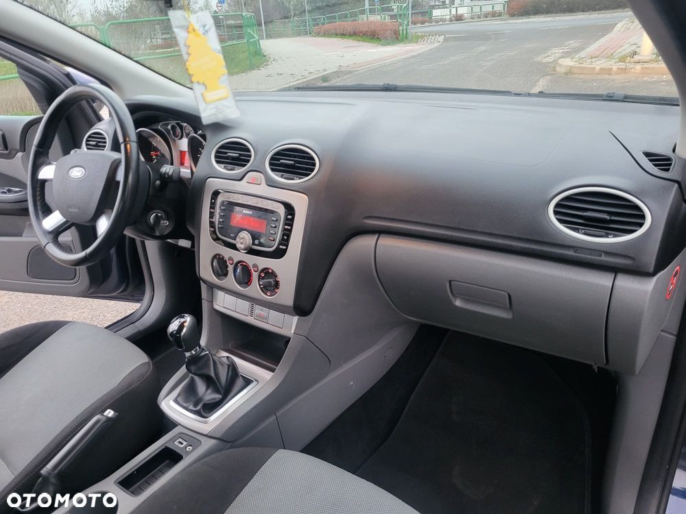 Ford Focus 1.4 16V Style - 25