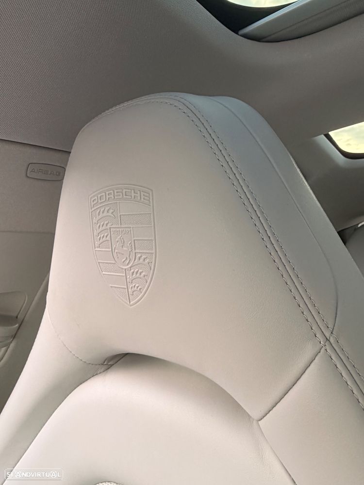 Porsche Panamera 4 E-Hybrid - 15