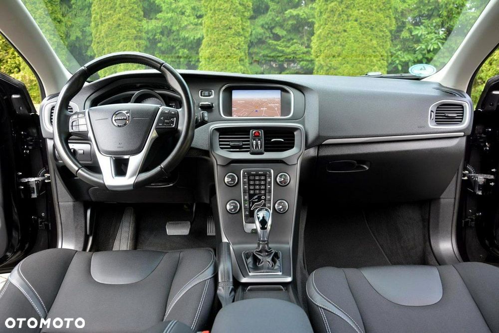 Volvo V40 D2 Drive-E Momentum - 27