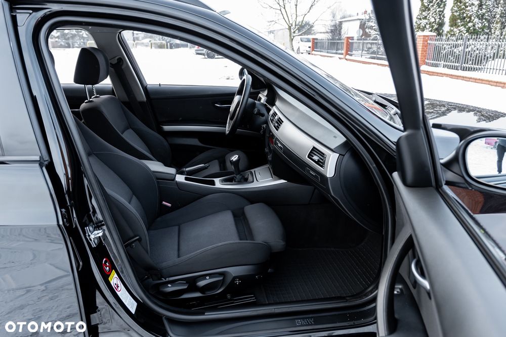 BMW Seria 3 320d DPF - 22