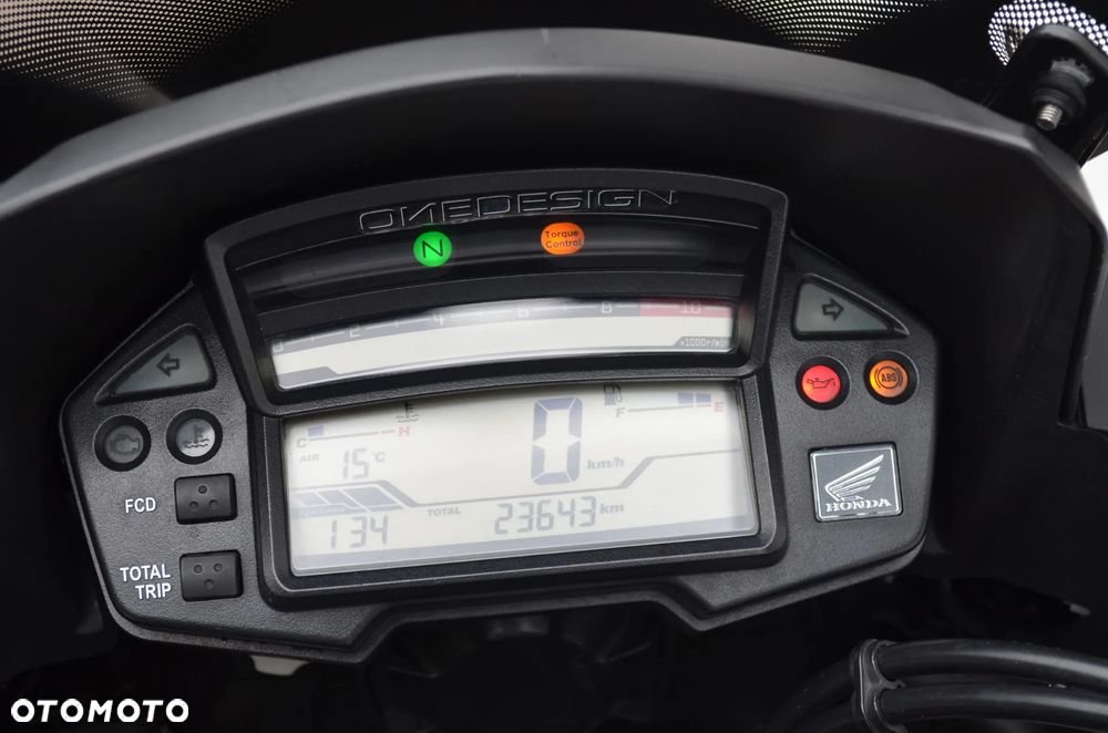 Honda VFR - 12