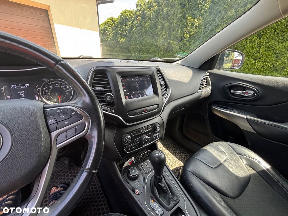 Jeep Cherokee - 11