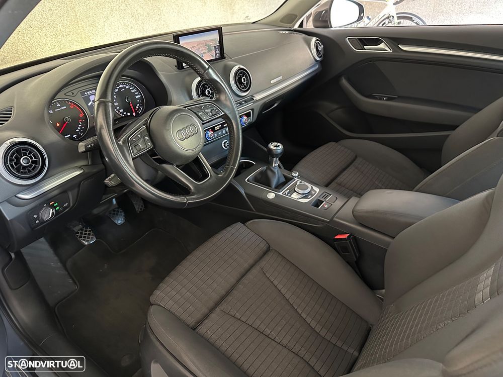 Audi A3 1.6 TDI S-line - 19