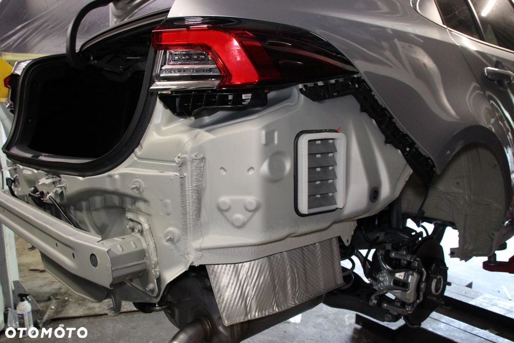 Toyota Corolla 1.8 Hybrid Style - 29