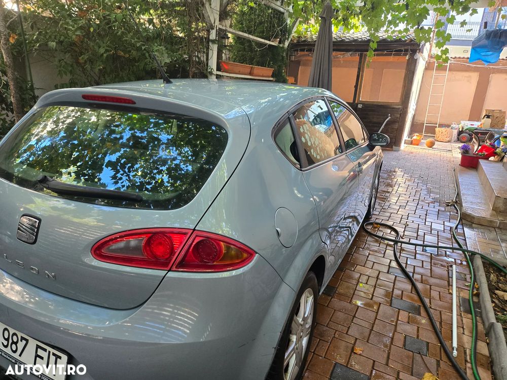 Seat Leon 2.0 TDI DSG Stylance - 4