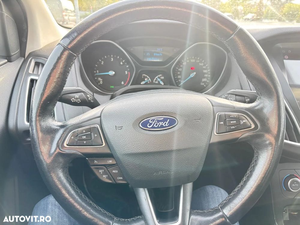 Ford Focus - 12