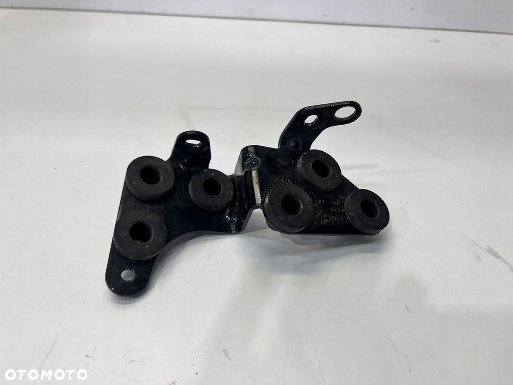 UCHWYT MOCOWANIE POMP WODY AUDI Q5 FY 80A121305A - 1