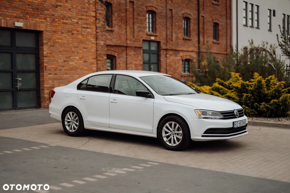 Volkswagen Jetta - 5