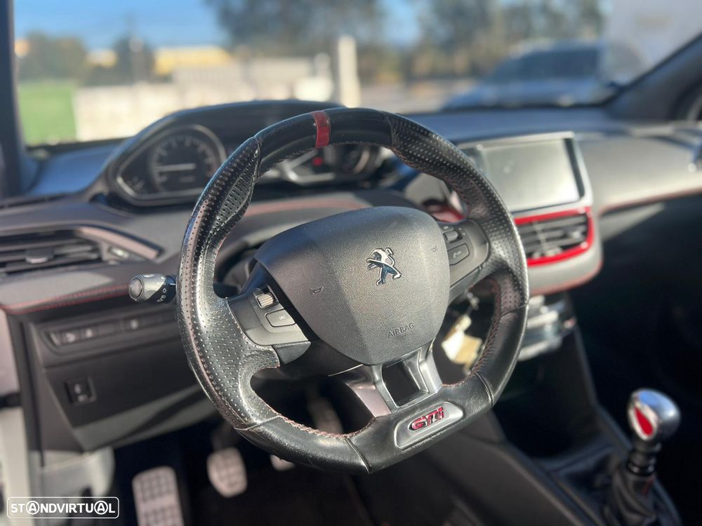Peugeot 208 1.6 THP GTi - 4