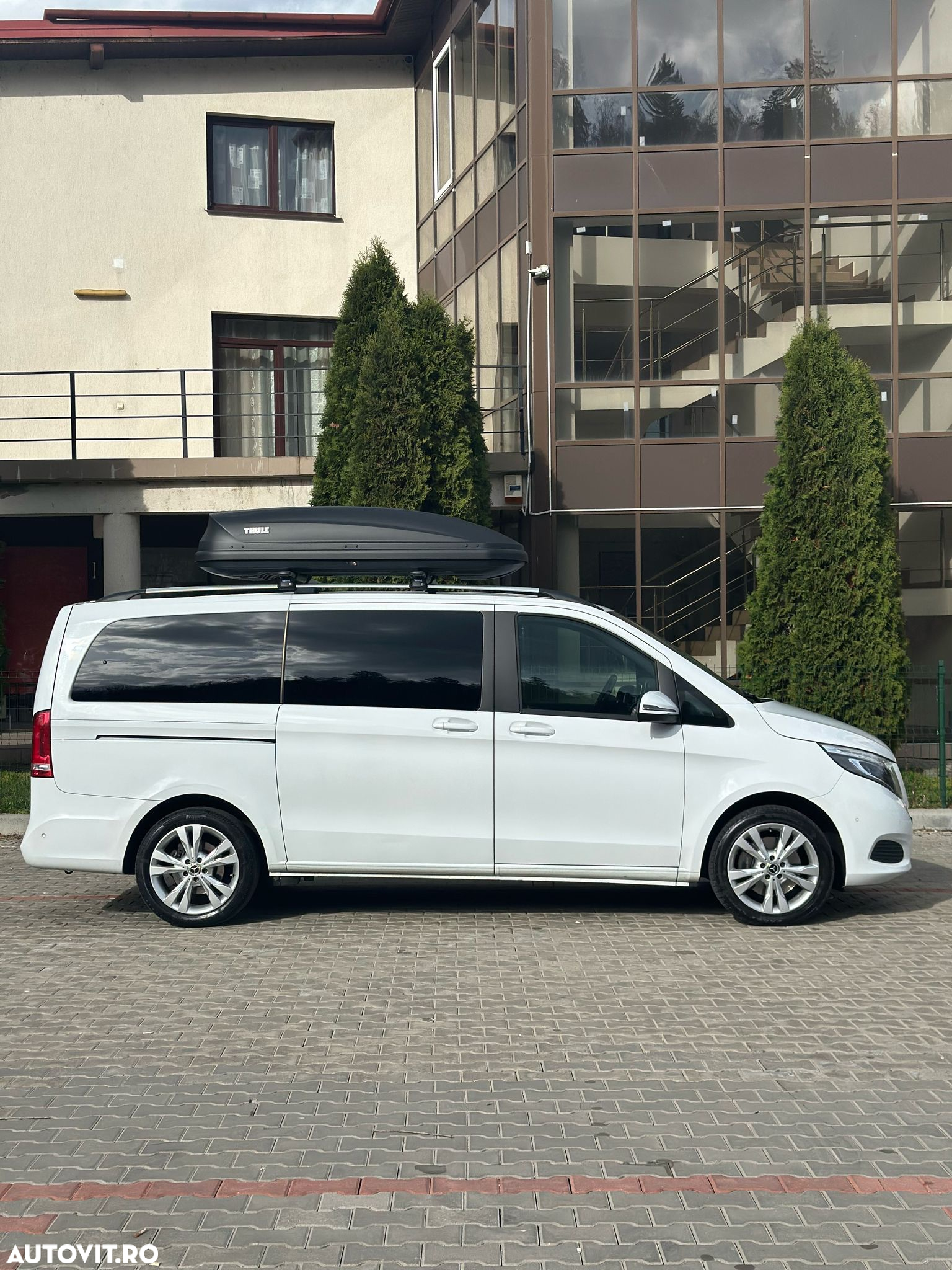 Mercedes-Benz V 220 d lang 4Matic 7G-TRONIC - 3
