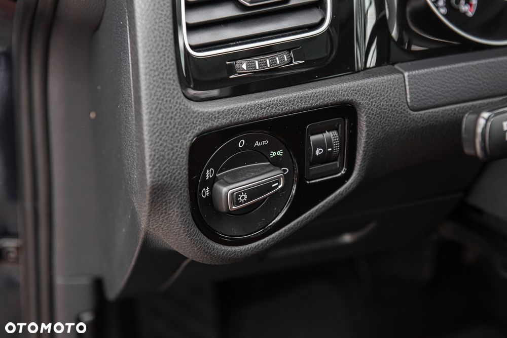 Volkswagen Golf - 19