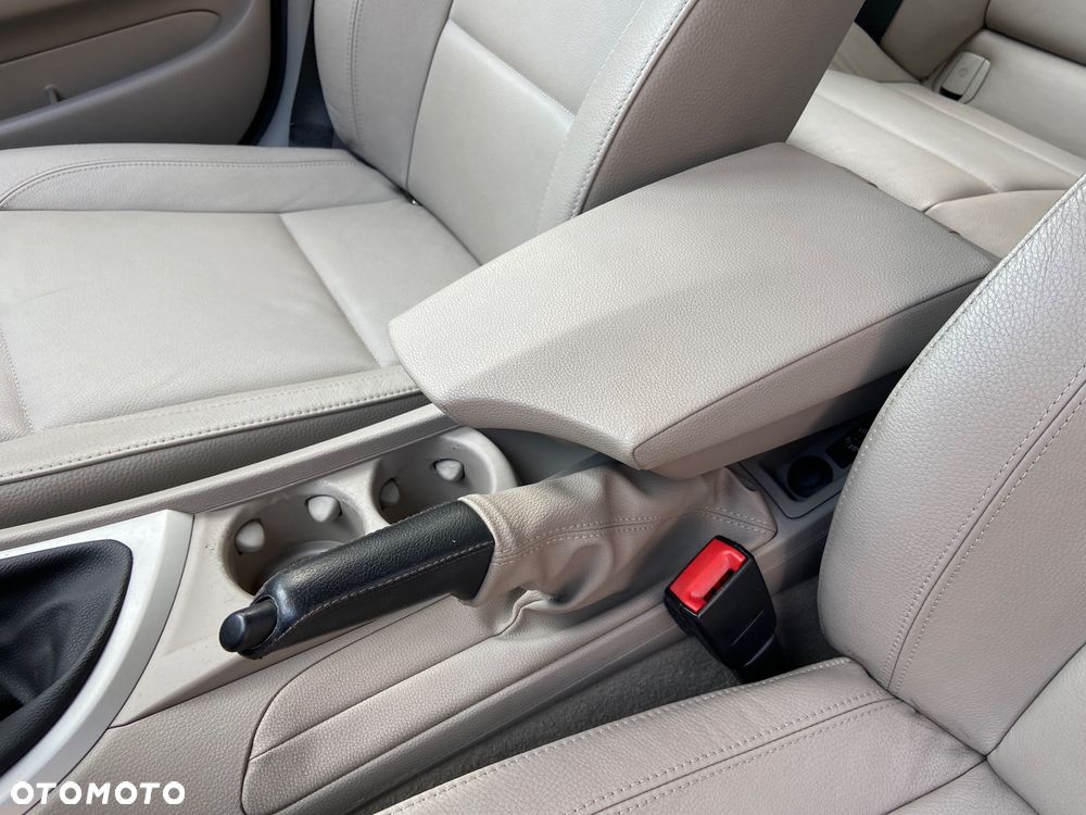 BMW Seria 1 118d - 26