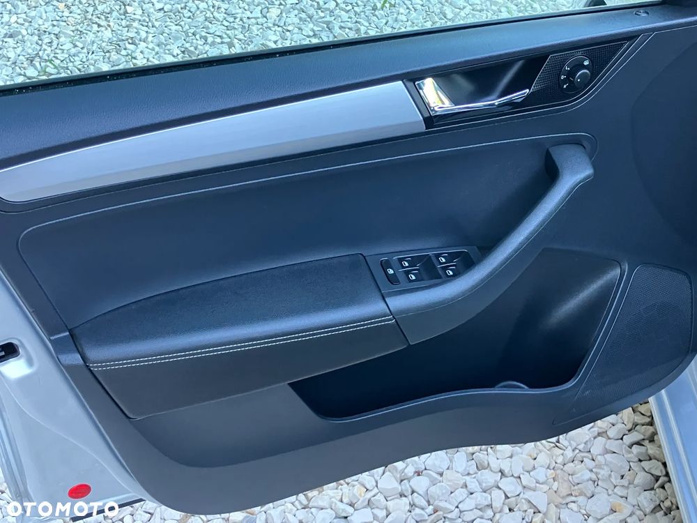 Skoda RAPID 1.0 TSI Monte Carlo - 15