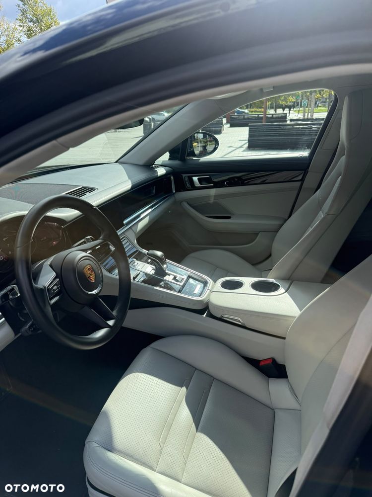 Porsche Panamera - 23