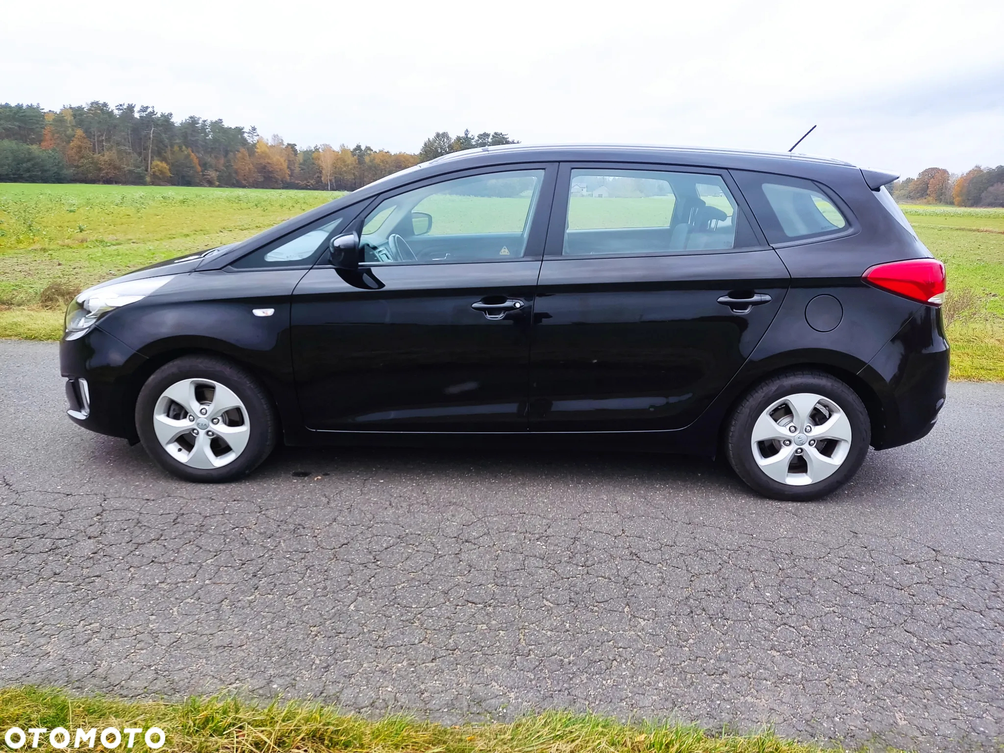 Kia Carens 1.7 CRDi 136 Dream Team Edition - 3